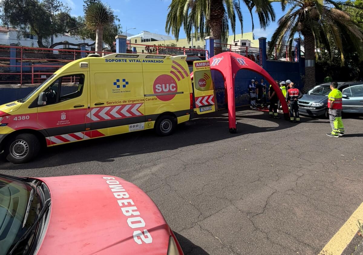 Servicio de Urgencias Canario y Bomberos de Tenerife en la Universidad Europea de Canarias